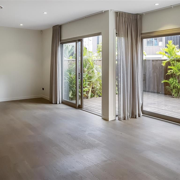 REMUERA: Koraha Street 3 Bedroom Contemporary Living - Photo 1