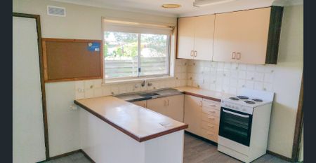 CLOSE TO MID VALLEY - Photo 5