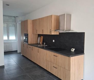 Location Maison 4 pièces 69m² TOURCOING 59200 - Photo 2