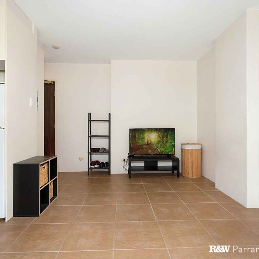 15/35 Campbell Street Parramatta - Photo 1