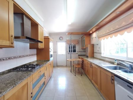 5 room luxury House for rent in Cascais e Estoril, Cascais, Lisbon - Photo 3