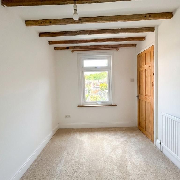3 bedroom end of terrace house to rent - Photo 1