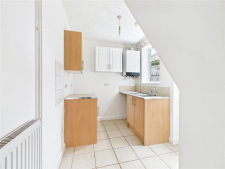 2 bedroom terraced house to rent - Photo 3