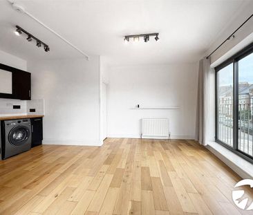 1 bedroom flat to rent - Photo 2