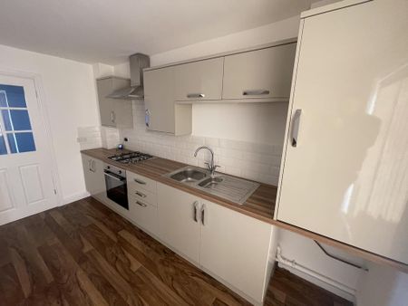 2 bedroom terraced house to rent - Photo 2