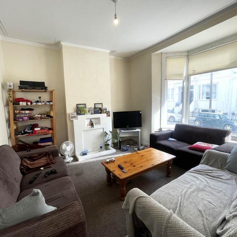 5 bedroom house to rent - Photo 1