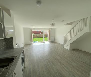 3 Bed Terraced House, Crop Leaze, BS34 - Photo 5