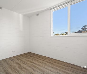 Freshly Renovated Living with a Private Courtyard - Photo 3