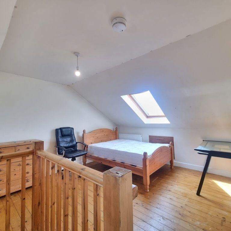 4 bedroom terraced house to rent - Photo 1