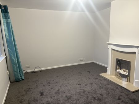 Sycamore Avenue, Knottingley - Photo 2