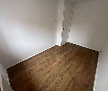2 bedroom end of terrace house to rent - Photo 5