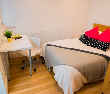 High Specification En-Suite Student Accommodation - A female house ... - Photo 1