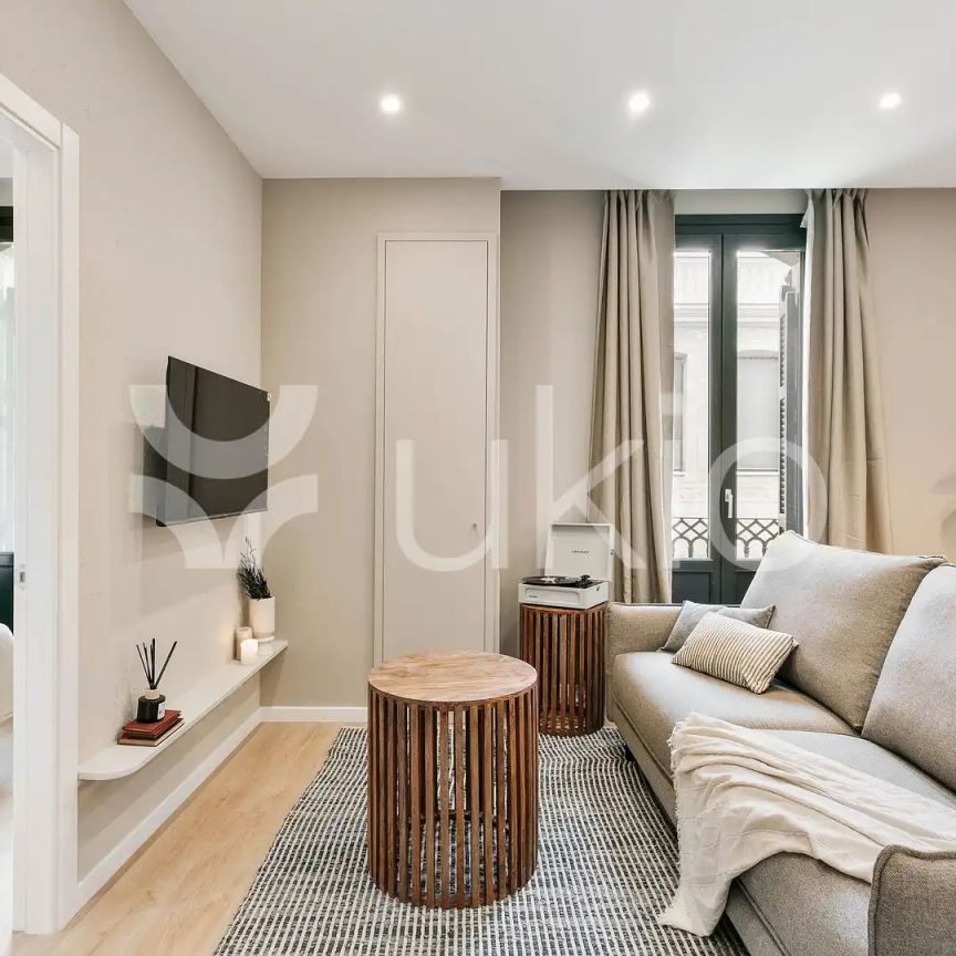 Apartamento de alquiler en Carrer de Les Jonqueres, Sant Pere, Sta. Caterina i la Ribera - Photo 1