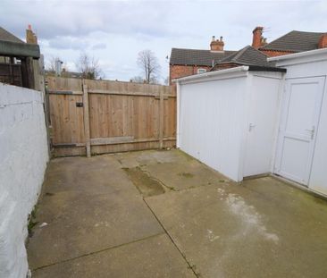 1 bedroom in a house share to rent - Photo 6