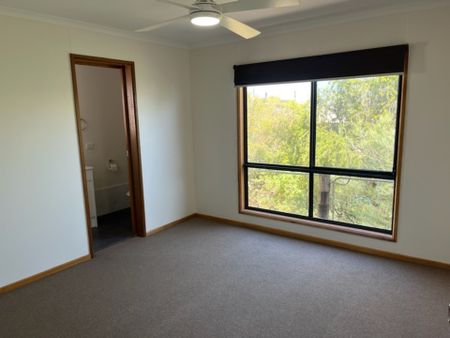 10 Pool Crescent&comma; Miranda - Photo 2