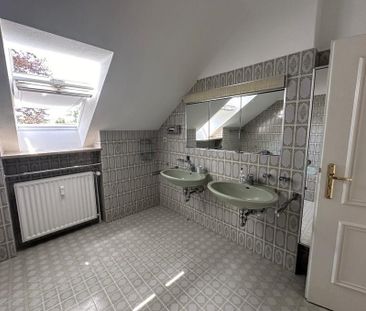 Schöne Dachgeschoss-Wohnung mit großer Loggia in Bad Waldliesborn - Photo 1