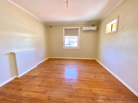 To register & apply for this property, please use this link: https://snug. com/ - Photo 3