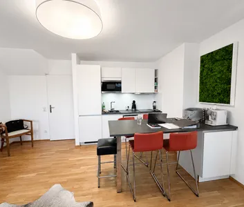 Dachgeschoss-Maisonette mit Balkon und Dachterrasse mit Blick über Wien - Foto 2
