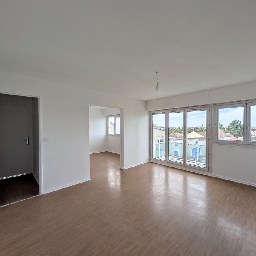 Location Appartement 5 pièces 90m² COGNAC 16100 - Photo 1