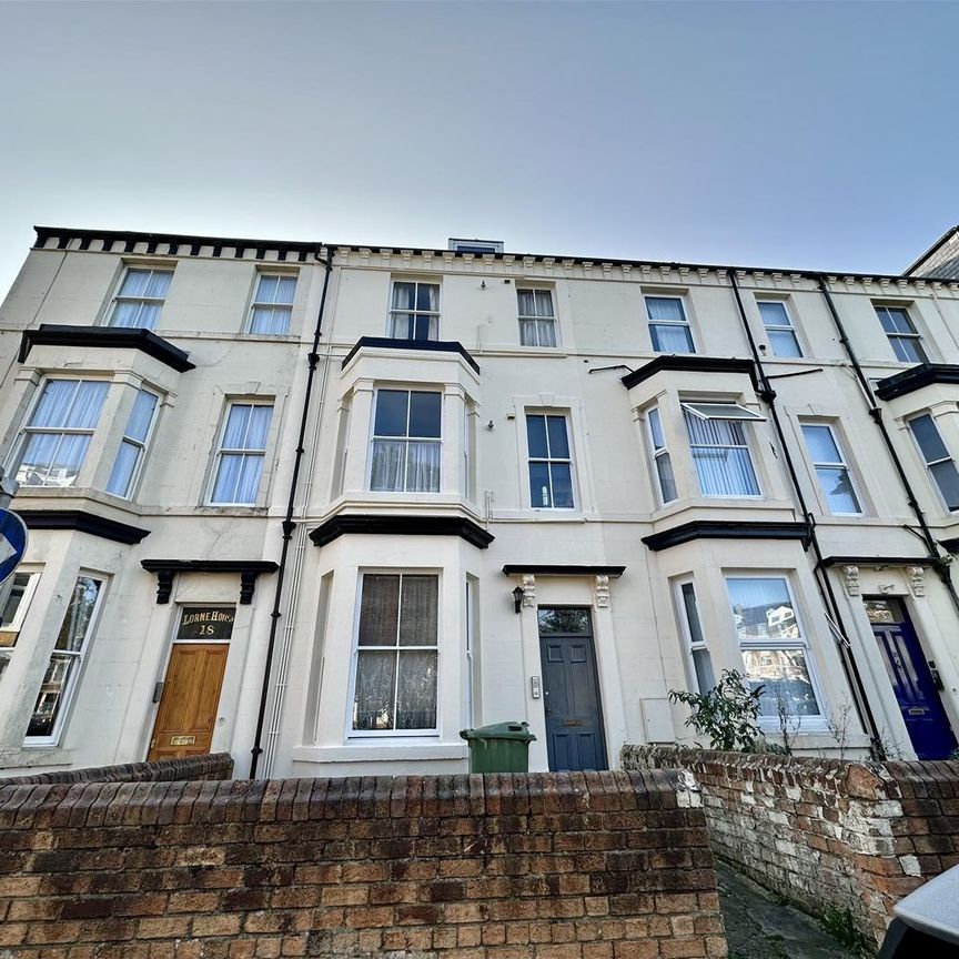 Albemarle Crescent, Scarborough - Photo 1