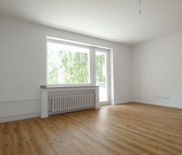*** Attraktive 3-Zi.-Whg. mit Balkon! Erstbezug nach Sanierung! *** - Photo 3
