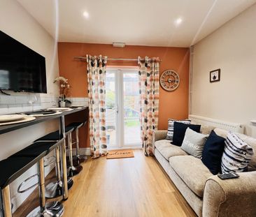 BEDROOM 3 – LARGE DOUBLE ENSUITE - Photo 4