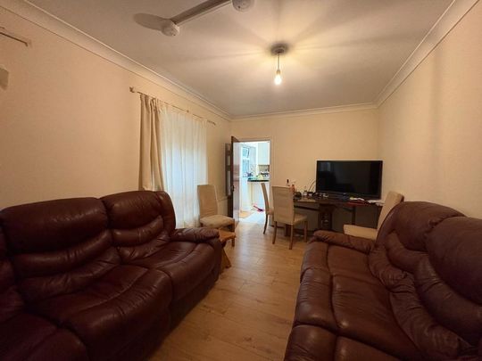 6 bedroom semi-detached house to rent - Photo 1