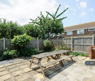 1 bedroom in a house share to rent - Photo 3