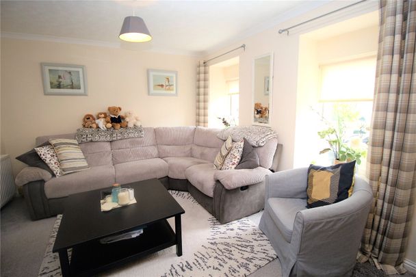 FLAT 1 Chestnut Court, - Photo 1