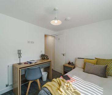 5 bedroom terraced house to rent - Photo 4