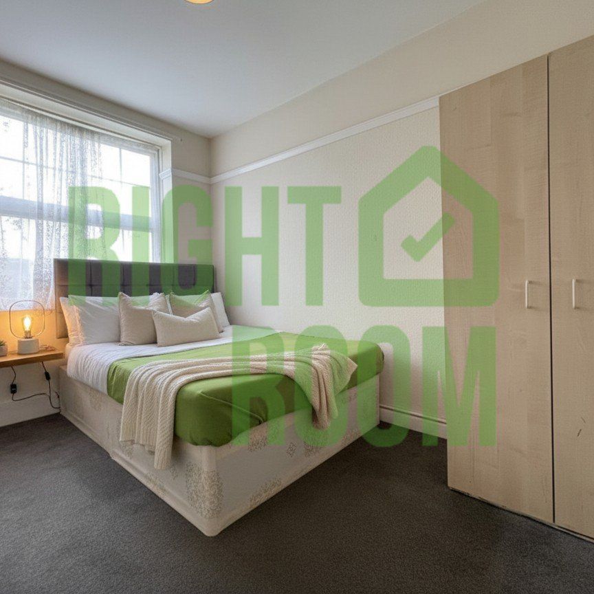 5 Bed Flat, Abbey House, E15 - Photo 1