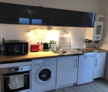 Location Appartement 2 pièces 41m² LA ROCHE SUR YON 85000 - Photo 2