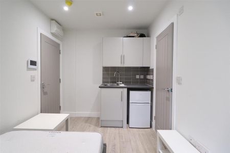 Studio to rent - Photo 4