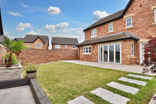 5 bedroom detached house to rent - Photo 1
