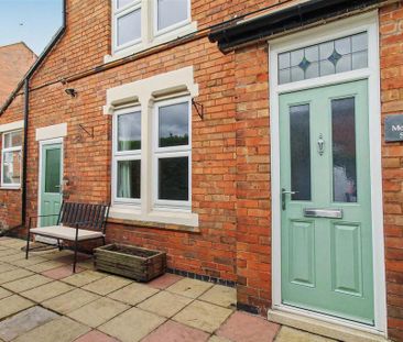 2 bedroom end of terrace house to rent - Photo 3