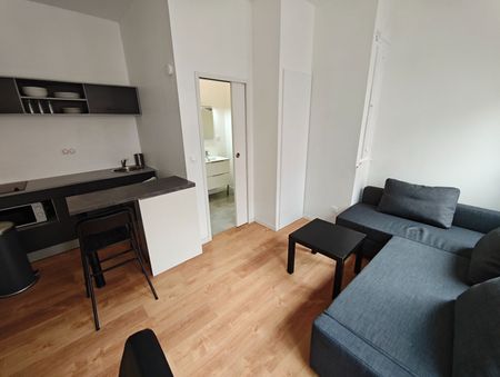 Location Appartement 1 pièce 17m² LILLE 59000 - Photo 2