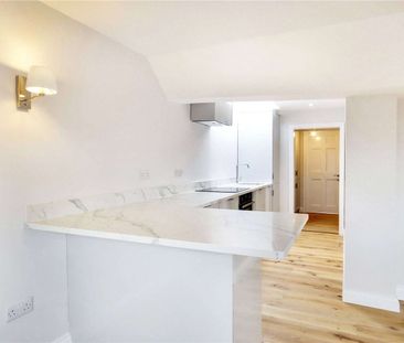 A stylish and contemporary apartment is a central Sevenoaks location - Photo 6