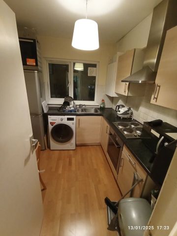 Room in a Shared House, Elmcroft Crescent, NW11 - Photo 3
