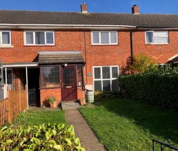 3 bedroom Mid Terraced House - Furzedown, Stevenage - Photo 2