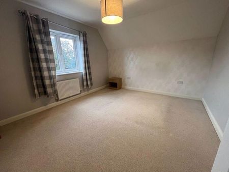 3 bedroom end of terrace house to rent - Photo 3