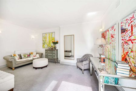 A charming one bedroom apartment with a private patio garden. - Photo 2