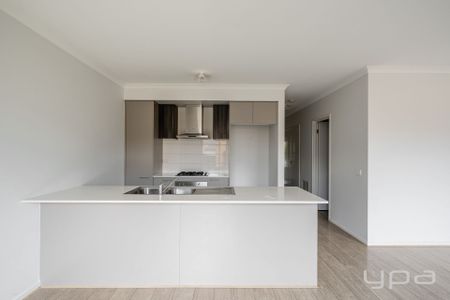 Convenient Family Home - Photo 4