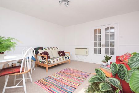 Hanbury Gardens, Highwoods, Colchester, CO4 9TT - Photo 2