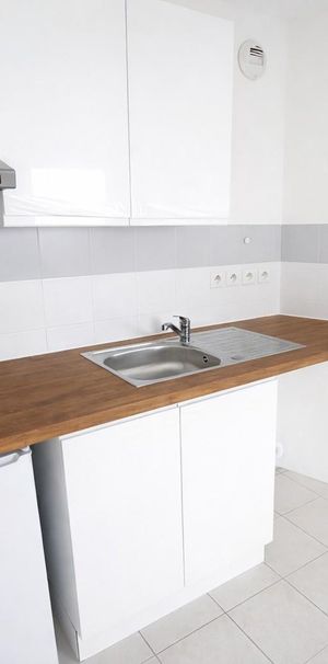 Location Appartement 1 pièce 30m² JONQUIERES 84150 - Photo 1