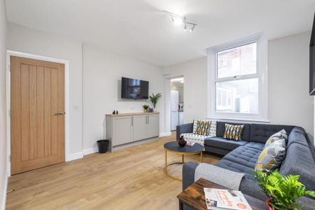 6 bedroom house to rent - Photo 2