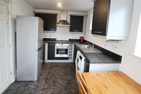 Parkside Crescent, Seacroft, Leeds - Photo 5