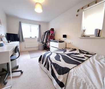 4 bedroom detached house to rent - Photo 5