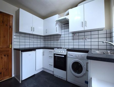 2 Bedroom Terraced To Let - Photo 4