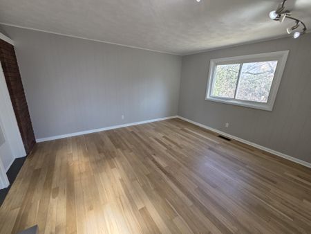 For Lease - 30 Sunnycrest Drive, Cityview - Parkwoods Hills - Rideau Shore, Ontario - Photo 4
