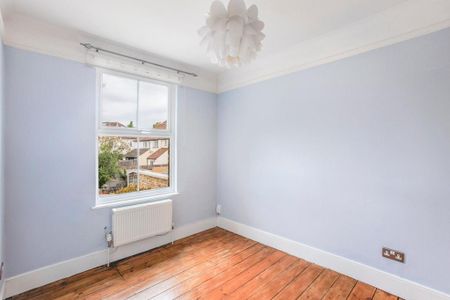 3 bedroom semi-detached house to rent - Photo 5